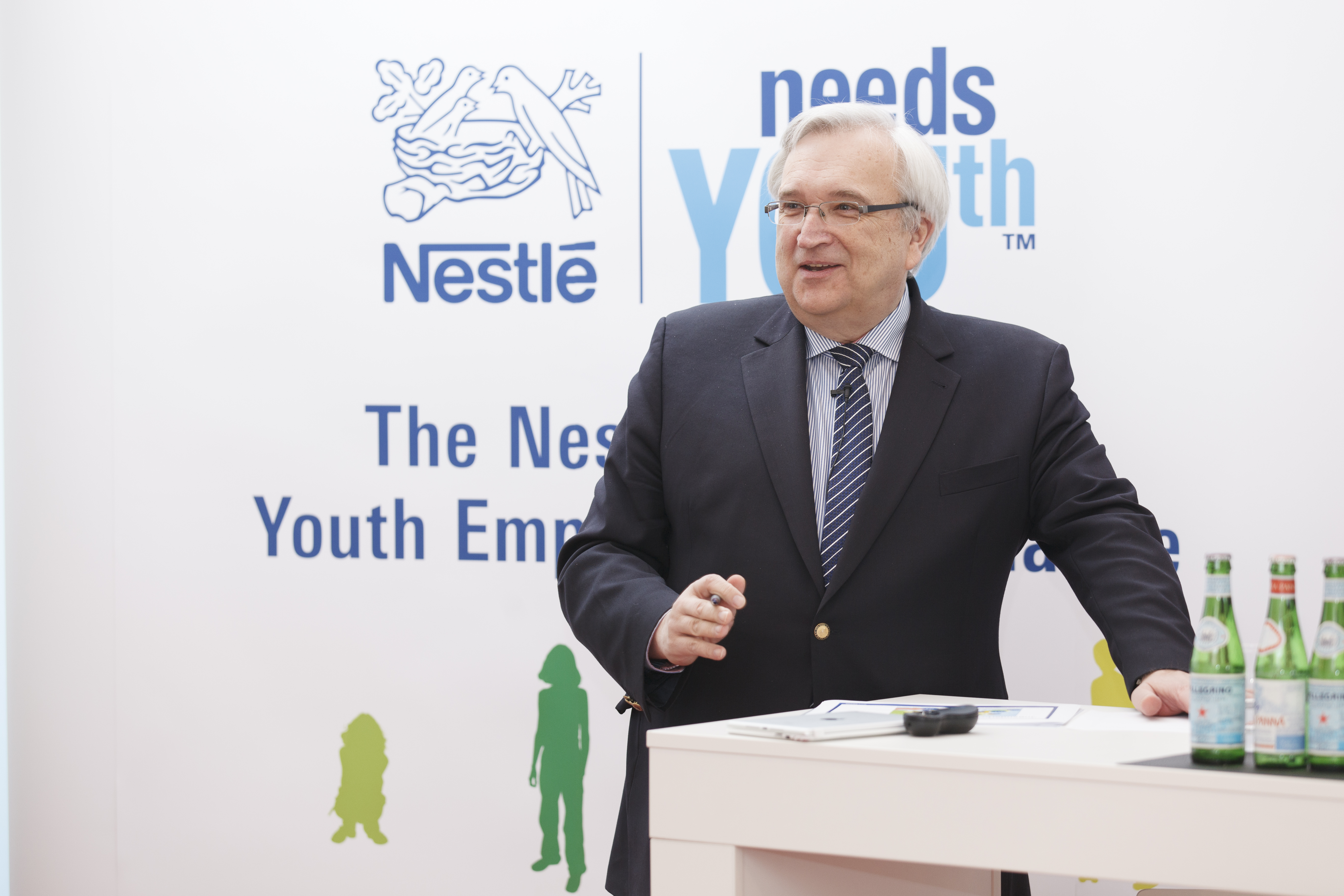 Peter Hadasch, Personalvorstand der Nestle Deutschland AG bei der Vorstellung der Nestlé Youth Employment Initiative